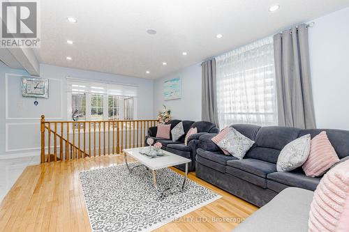 60 Bushmill Circle, Brampton, ON - Indoor Photo Showing Living Room