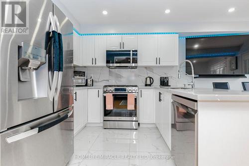 60 Bushmill Circle, Brampton, ON - Indoor Photo Showing Kitchen