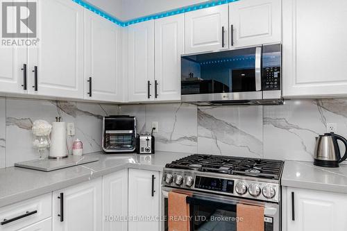60 Bushmill Circle, Brampton, ON - Indoor Photo Showing Kitchen