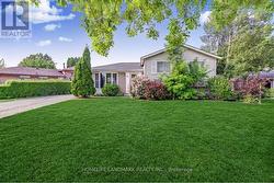 25 SECROFT CRESCENT Toronto, ON M3N 1R5