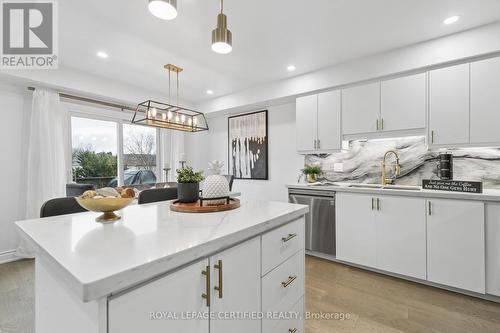 22 Golden Terrace Court, Kitchener, ON - Indoor Photo Showing Kitchen With Upgraded Kitchen