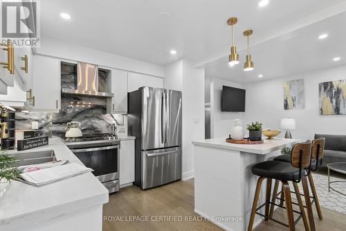 22 Golden Terrace Court, Kitchener, ON - Indoor Photo Showing Kitchen With Stainless Steel Kitchen With Upgraded Kitchen