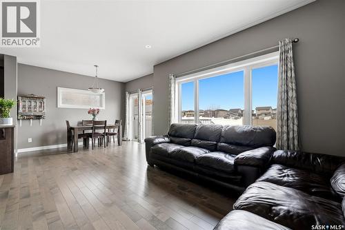 5517 Norseman Crescent, Regina, SK - Indoor Photo Showing Living Room