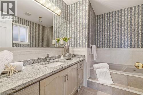 Lovely 4 PC Ensuite w/sep Shower & jetted Tub - 1156 Augustus Drive, Burlington, ON - Indoor Photo Showing Bathroom