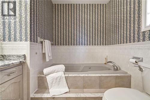 1156 Augustus Drive, Burlington, ON - Indoor Photo Showing Bathroom