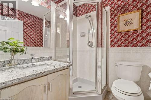 Main 3pc Bath w/walk-in Shower - 1156 Augustus Drive, Burlington, ON - Indoor Photo Showing Bathroom