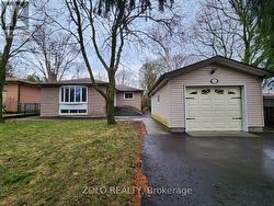 MAIN - 3 CABOT COURT Aurora, ON L4G 2Y9