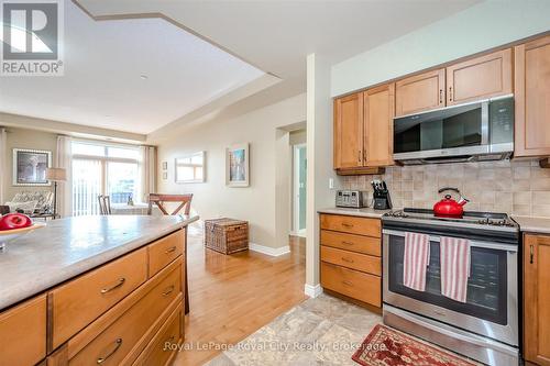 401 - 65 Bayberry Drive, Guelph (Village By The Arboretum), ON - Indoor Photo Showing Kitchen