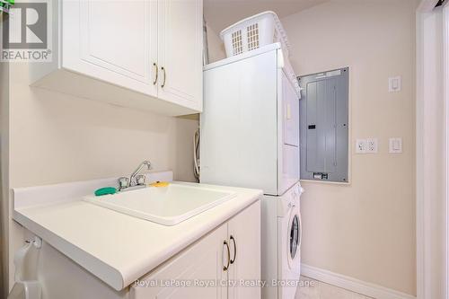 401 - 65 Bayberry Drive, Guelph (Village By The Arboretum), ON - Indoor Photo Showing Laundry Room