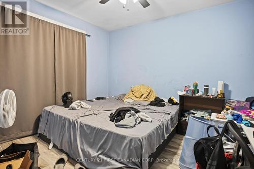 692 Sevilla Park Place, London East (East C), ON - Indoor Photo Showing Bedroom