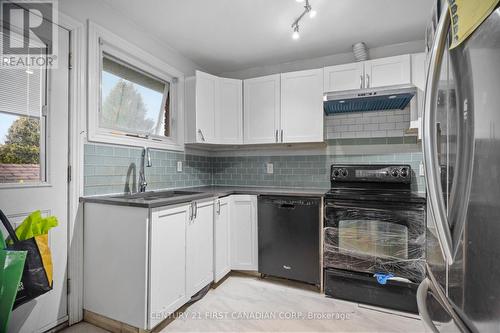 692 Sevilla Park Place, London East (East C), ON - Indoor Photo Showing Kitchen