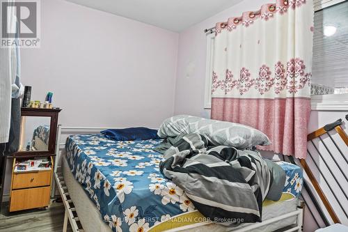 692 Sevilla Park Place, London East (East C), ON - Indoor Photo Showing Bedroom