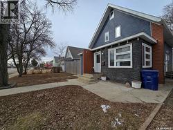 523 King STREET Weyburn, SK S4H 0P8
