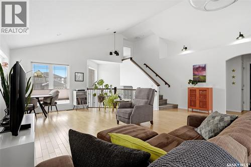 4014 Cumberland Road E, Regina, SK - Indoor Photo Showing Living Room