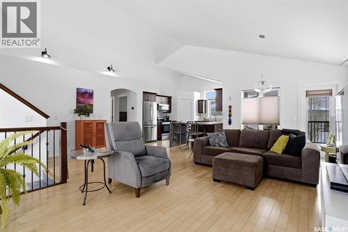 4014 Cumberland Road E, Regina, SK - Indoor Photo Showing Living Room