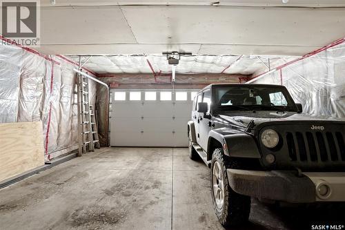 4014 Cumberland Road E, Regina, SK - Indoor Photo Showing Garage