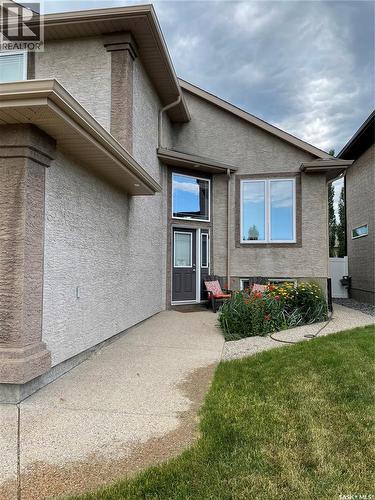 4014 Cumberland Road E, Regina, SK - Outdoor