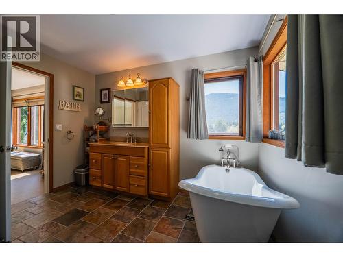6158 Redfish Road, Nelson, BC 