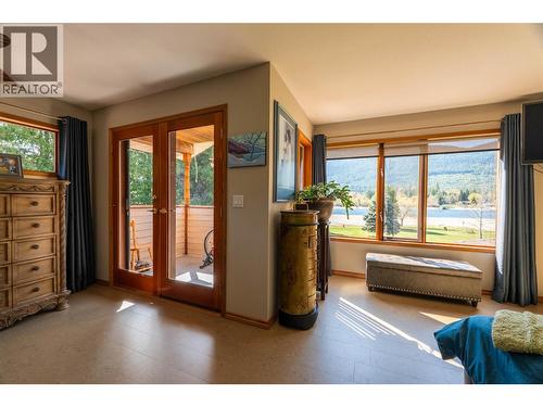 6158 Redfish Road, Nelson, BC 