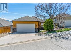 2317 Shannon Heights Place Kelowna, BC V4R 2V2