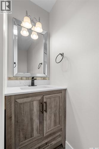 5064 10Th Avenue, Regina, SK - Indoor Photo Showing Bathroom