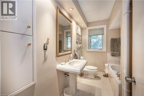 Main Floor Bathroom - 557 Stillwater Crescent, Burlington, ON - Indoor Photo Showing Bathroom