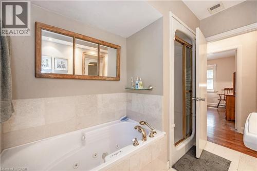 Main Floor Bathroom - 557 Stillwater Crescent, Burlington, ON - Indoor Photo Showing Bathroom