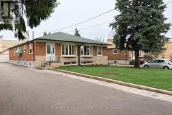 43 LINELLE STREET Toronto, ON M2N 2J4