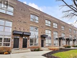 1076 LANSDOWNE AVENUE Toronto, ON M6H 4H2