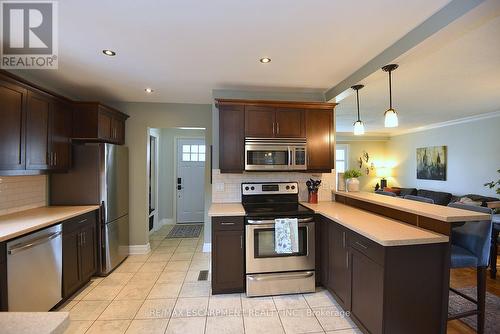 3178 Heathfield Drive, Burlington, ON - Indoor Photo Showing Kitchen With Stainless Steel Kitchen