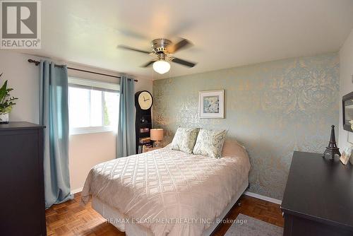 3178 Heathfield Drive, Burlington, ON - Indoor Photo Showing Bedroom