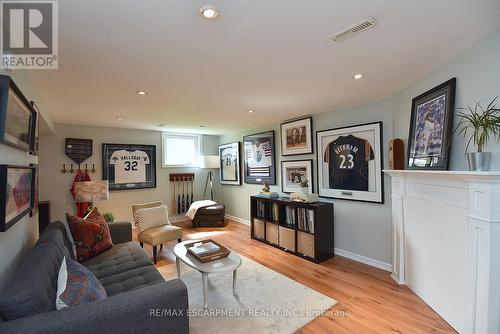 3178 Heathfield Drive, Burlington, ON - Indoor Photo Showing Living Room