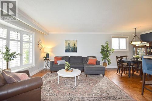 3178 Heathfield Drive, Burlington, ON - Indoor Photo Showing Living Room