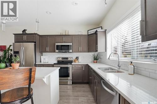 118 3Rd Street E, Saskatoon, SK - Indoor Photo Showing Kitchen With Double Sink With Upgraded Kitchen