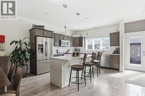 118 3Rd Street E, Saskatoon, SK - Indoor Photo Showing Kitchen With Upgraded Kitchen