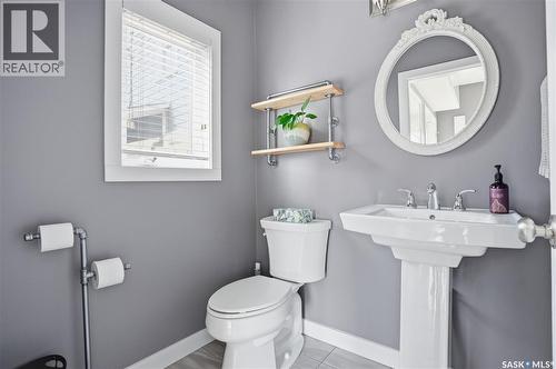 118 3Rd Street E, Saskatoon, SK - Indoor Photo Showing Bathroom
