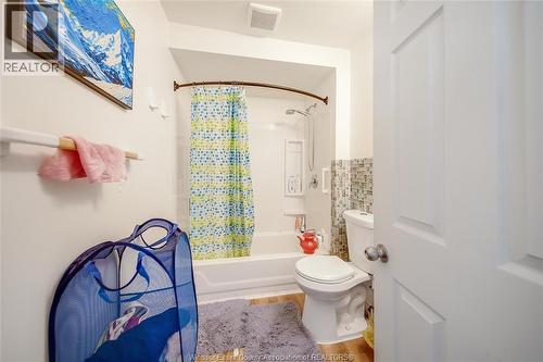 3567 King Street, Windsor, ON - Indoor Photo Showing Bathroom