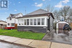 124 EAST PARK DRIVE Woodstock (Woodstock - South), ON N4S 3N2