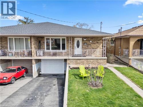 135 PARKDALE Avenue S  Hamilton, ON L8K 6K4