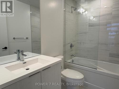 4112 - 8 Interchange Way, Vaughan, ON - Indoor Photo Showing Bathroom