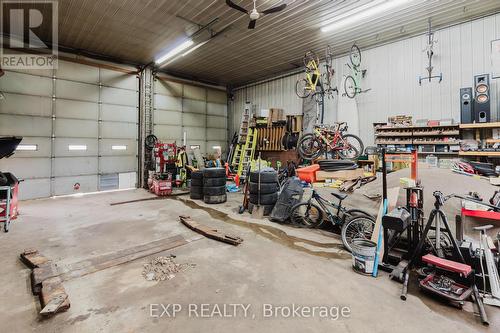 232 Oxford Street, Goderich, ON - Indoor Photo Showing Garage