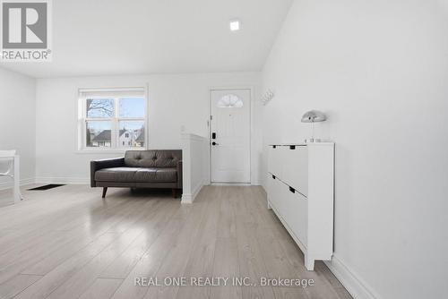 24 Sumach Street, Hamilton, ON - Indoor