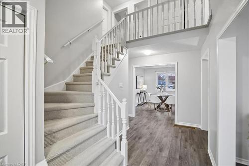 2208 Melissa Crescent, Burlington, ON - Indoor Photo Showing Other Room