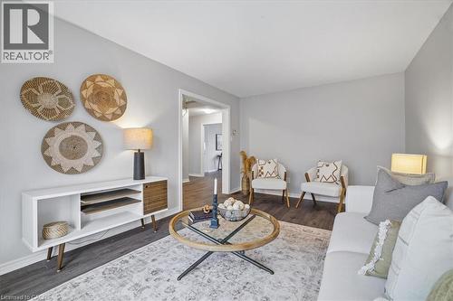 2208 Melissa Crescent, Burlington, ON - Indoor Photo Showing Living Room
