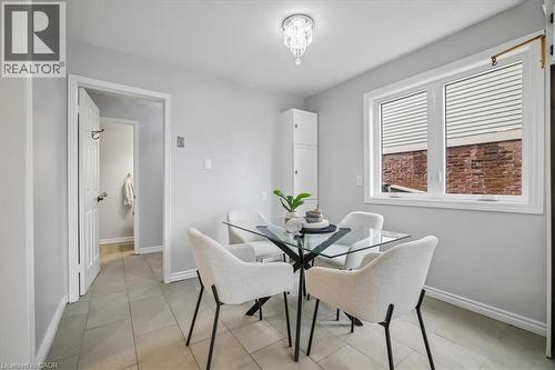 2208 Melissa Crescent, Burlington, ON - Indoor Photo Showing Dining Room