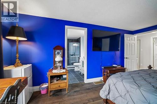 2208 Melissa Crescent, Burlington, ON - Indoor Photo Showing Bedroom