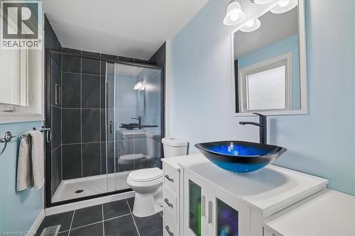 2208 Melissa Crescent, Burlington, ON - Indoor Photo Showing Bathroom