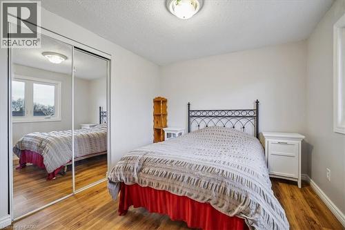 2208 Melissa Crescent, Burlington, ON - Indoor Photo Showing Bedroom