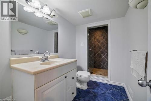 2208 Melissa Crescent, Burlington, ON - Indoor Photo Showing Bathroom
