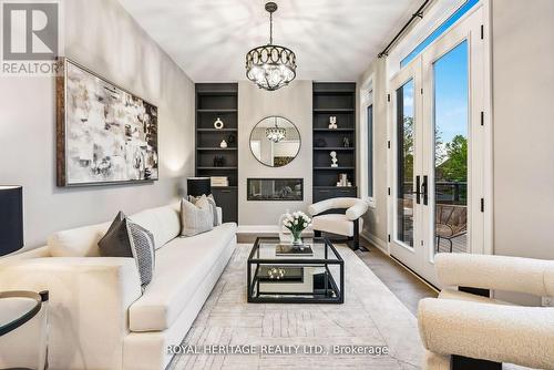 7 Inverlynn Way, Whitby, ON - Indoor Photo Showing Living Room
